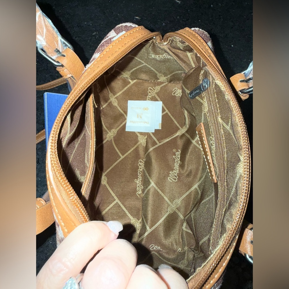 NEW WRANGLER AZTEC SOUTHWEST PRINT BARREL HANDBAG DETACHABLE CROSSBODY STRAP - Picture 9 of 12